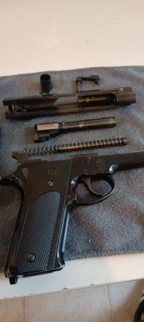 Se vende por no usar una mítica pistola que marcó una época.
S&W modelo 59 
1 cargador y maletín no 32