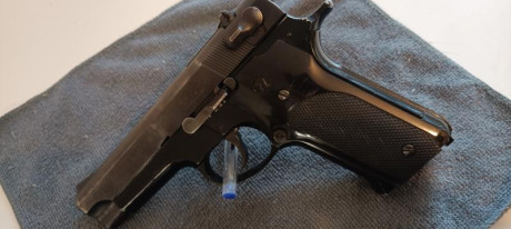 Se vende por no usar una mítica pistola que marcó una época.
S&W modelo 59 
1 cargador y maletín no 30