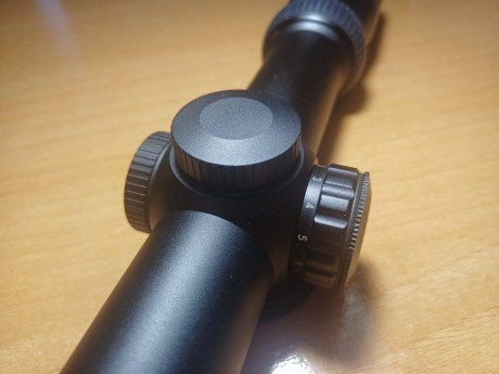Por exceso de material vendo mi visor Nikko Stirling Diamond 3-12x56.
Está en perfecto estado, tanto el 11