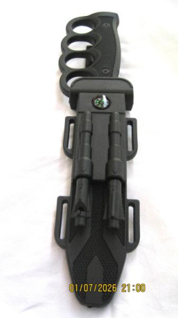 VENDO .. para complementar la colección de cuchillería militar:

  --  COPIA/REPLICA, CUHILLO MILITAR 01