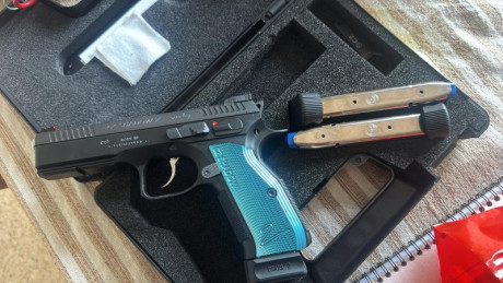 Buenas tardes a todos!
Tengo una duda existencial con este modelo. Tenía encargada una shadow 2 OR pero 50