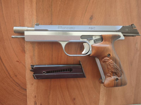 Se vende pistola Sig Hämmerli P240 en calibre 38WC. En perfecto estado tanto estético como funcional.
Guiada 41