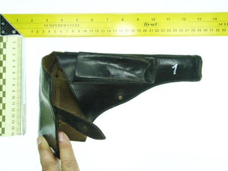 Se ofrecen las siguientes  Fundas  Cuero Originales  de armas cortas.

Desconozco modelos exactos, ya 00