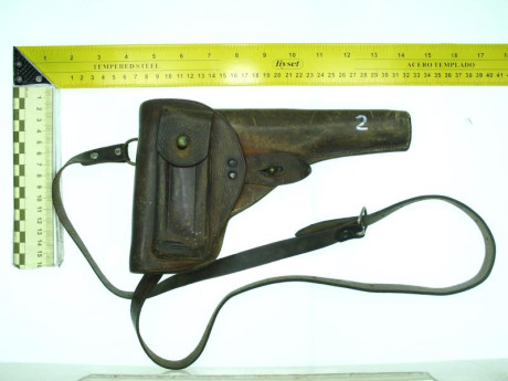 Se ofrecen las siguientes  Fundas  Cuero Originales  de armas cortas.

Desconozco modelos exactos, ya 12
