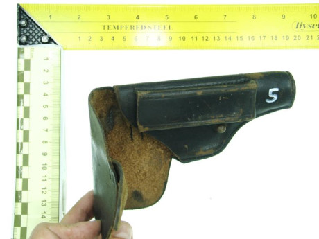 Se ofrecen las siguientes  Fundas  Cuero Originales  de armas cortas.

Desconozco modelos exactos, ya 40
