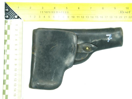 Se ofrecen las siguientes  Fundas  Cuero Originales  de armas cortas.

Desconozco modelos exactos, ya 62