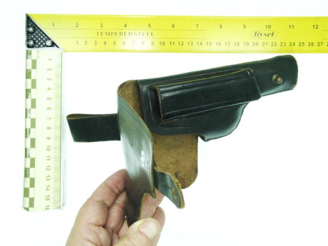 Se ofrecen las siguientes  Fundas  Cuero Originales  de armas cortas.

Desconozco modelos exactos, ya 70