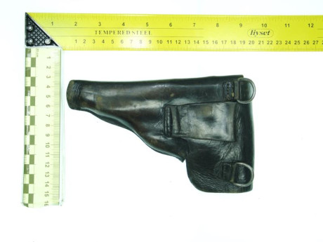 Se ofrecen las siguientes  Fundas  Cuero Originales  de armas cortas.

Desconozco modelos exactos, ya 81