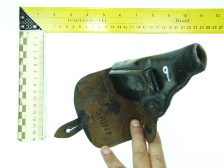 Se ofrecen las siguientes  Fundas  Cuero Originales  de armas cortas.

Desconozco modelos exactos, ya 80
