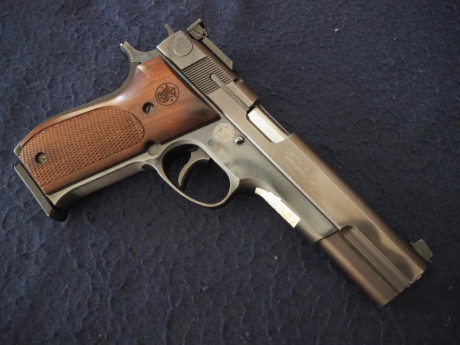Un compañero de tiro vende, por edad avanzada, una pistola  Smith Wesson 952-1  Performance Center.
Calibre 01