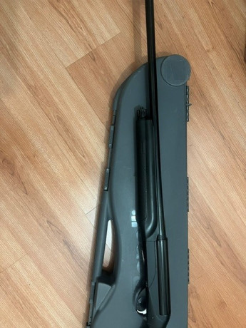 Se vende semiautomática Benelli Comfor tech calibre 12 en buen estado, 71 cm de cañón con 5 choques, maletín 02