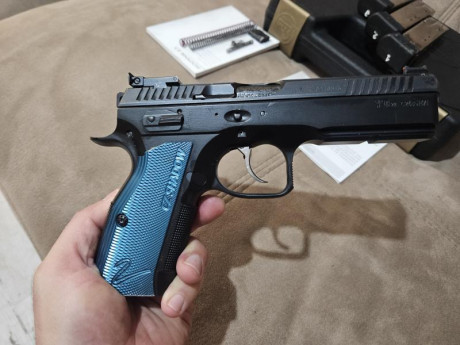 Se vende CZ SHADOW 2, arma que necesita poca presentacion, top en prestaciones y fiabilidad.
Esta en CACERES. 01