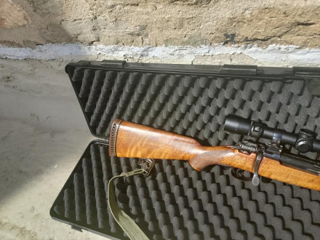 De momento esta reservado. Se retira de la venta.

Hola, lo vendo por falta de uso y unificar calibres.

Tiene 11