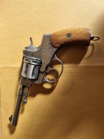 Vendo revolver Mosin-Nagant 7.62
Año de fabricación 1940
Estado impecable
Incluida funda de transporte

Precio: 00