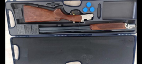 Superpuesta de caza en IMPECABLE estado, pasa por nueva y sin uso.
Tiene cañones de 71 cm, 5 choques, 00