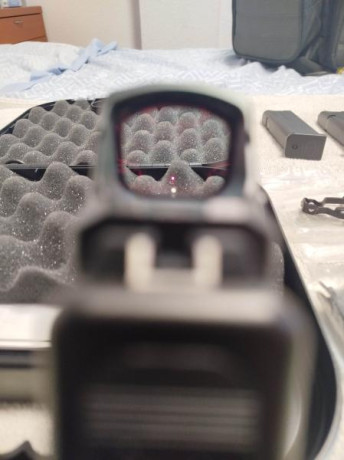 Vendo Glock 17 Gen 6 recientemente comprada ( abril 2026 ) por abandono de la disciplina por lesión. 300 10