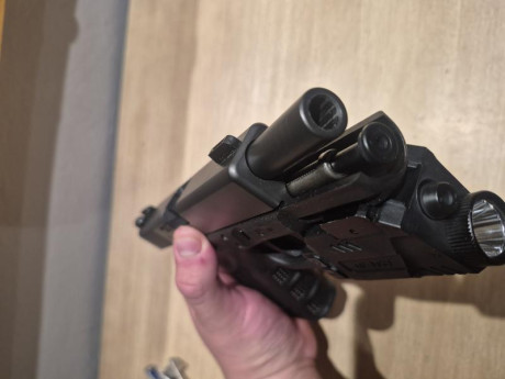 GLOCK 19 GEN 4 – LISTA PARA DISFRUTARLA DESDE EL PRIMER DÍA 

¡Buenas compañeros!
Pongo a la venta mi 10
