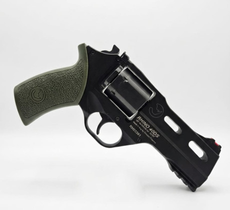 SE VENDE REVOLVER CHIAPPA RHINO 40DS (.357 MAGNUM)!

​Revólver único, con un diseño brutal y un control 01
