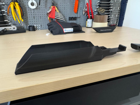 Hola,
Un compañero está imprimiendo piezas en 3D, en este caso para una impact:

Bag Rider
Grip 
Cubre 00