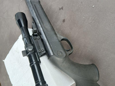 Buenas,
Sencilla y bonita carabina Rusa marca Baikal en calibre 4,5.
Se ve bien construida y funciona 00