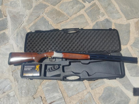 Se vende Browning b525 sporter 76cm cañón en buen estado, pocos tiros. Se puede probar. 
1450 solo escopeta 22