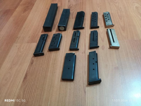 Para hacer caja, me quito lote de cargadores de lo que me queda de la colección.
Precio a convenir , junto 01