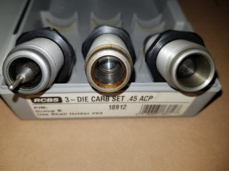 vendo los siguientes juegos de dies. 
Añado más juegos de dies.

Dies RCBS 357 mag/ 38 spl. Solo estrenados. 01