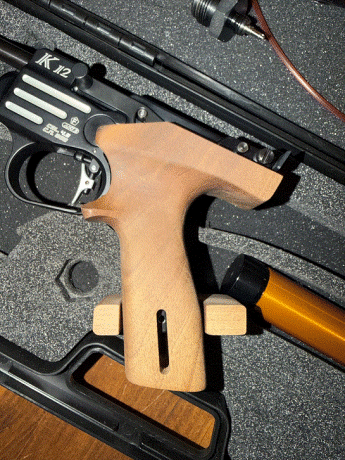 Pistola Pardini K12 Kid. Modelo de pistola de aire comprimido desarrollada expresamente para los más jóvenes. 00