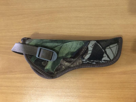 Funda para revolver:
- Marca: Uncle Mike's
- Talla: 3
Revolveres de 4,5 y 6 pulgadas.

PRECIO: 60€ 00