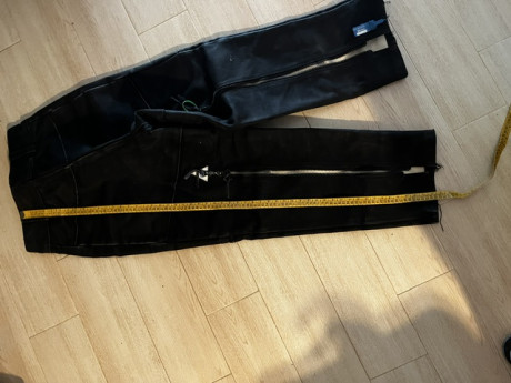 En venta conjunto chaqueta Kustermann a medida t 42/44 + pantalón ahg Anschutz.
Ambos con su apresto al 52