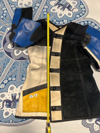 En venta conjunto chaqueta Kustermann a medida t 42/44 + pantalón ahg Anschutz.
Ambos con su apresto al 51