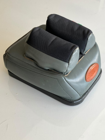 Saquete trasero Lenzi relleno de cromita, anchura de 25mm. Pesa una barbaridad!!
Portes a cargo del comprador.
Precio 01