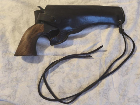 Vendo revolver Uberti Cattleman en calibre 357 Magnum /38 especial.
Se encuentra en un magnífico estado 02