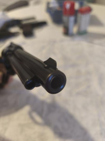 Vendo revolver Uberti Cattleman en calibre 357 Magnum /38 especial.
Se encuentra en un magnífico estado 00
