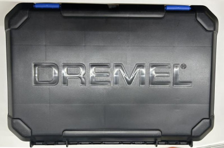 DREMEL 3000 con eje flexible y 25 piezas, NUEVO 75 € (Envio incluido), se puede entregar factura para 02
