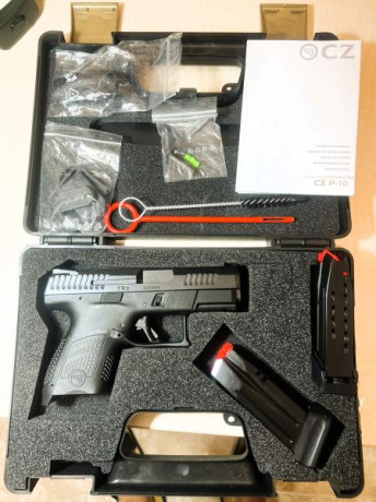 Pues eso, pongo a la venta mi caprichito, una excelente pistola muy cómoda, con 2 cargadores de 12 pero 31