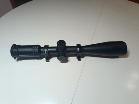 Hola pongo a la venta visor Vector Optics Sentinel X 10-40x50. Usado con carabina de aire comprimido para 01