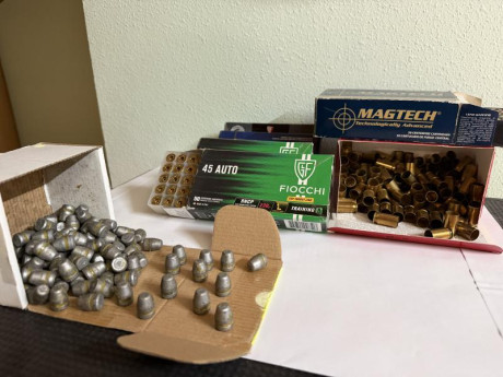 Vendo vainas del calibre 45ACP y puntas de este calibre, las vainas están limpias y desempistonadas, el 00