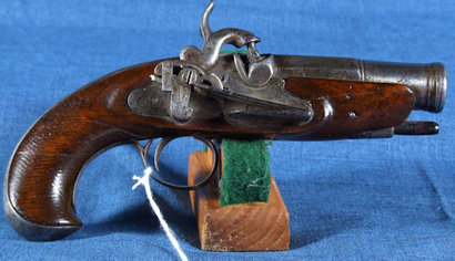 Venga a por otra , y esta creo que os va a gustar mucho . . .
Early Spanish Migulet Pistol, engraved and 01