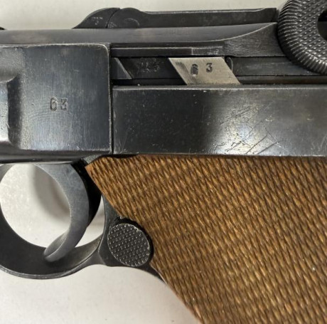 En venta Luger P08 fabricada por Mauser en 1940. Números coincidentes incluso en el cargador. 1.800€
En 12
