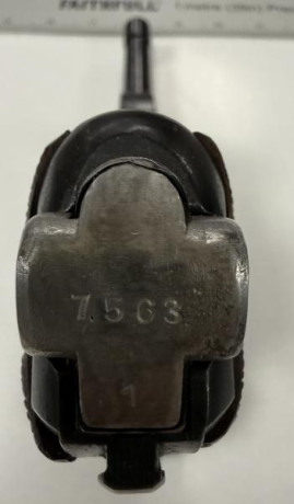 En venta Luger P08 fabricada por Mauser en 1940. Números coincidentes incluso en el cargador. 1.800€
En 11