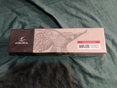 Pongo a la venta este visor de batida Arcea Adler 1-8x24, con tubo de 30 mm y retícula 4A iluminada ( 20