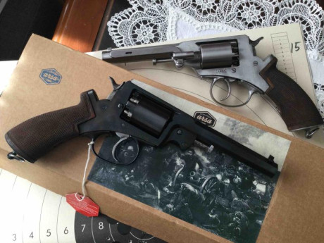 Buenas tardes a todos.

Estoy pensando tramitar la AE y guiarme un revolver de avancarga para las tiradas 50