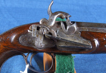 Venga a por otra , y esta creo que os va a gustar mucho . . .
Early Spanish Migulet Pistol, engraved and 00