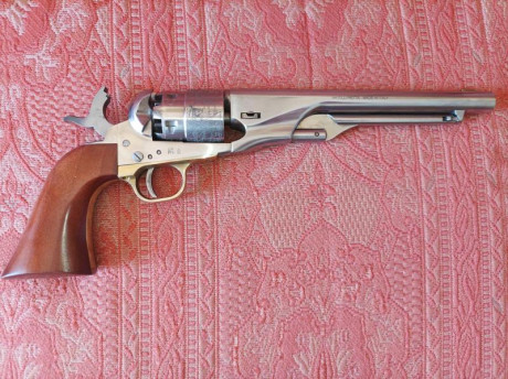 Buenas a todos.
Vendo revolver Pietta Colt 1860 Army Old Silver.
El revólver lo compré nuevo hace dos 01