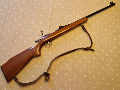 Vendo carabina Monotiro Anschütz 1361 22LR.
Miras abiertas tipo aire GAMO.
Buen estado mecánico, con algunas 02