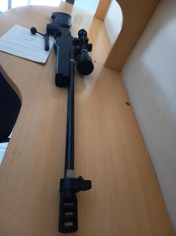 Se vende por no usar tiene también el alza original freno de boca original zona de Valencia para ver y 01
