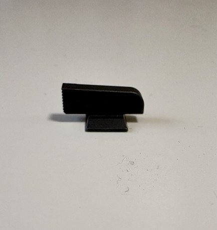 Vendo punto de mira Eemann Tech para 1911/2011
Altura x Ancho-. 180" (4.60mm) x 100" (2.50mm)
La 00