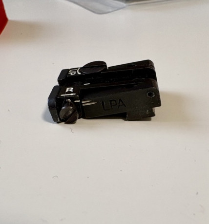 Vendo alza LPA TPU32GL07
para Glock. Solo se ha montado para probarla, no se ha usado prácticamente. 
Precio 12