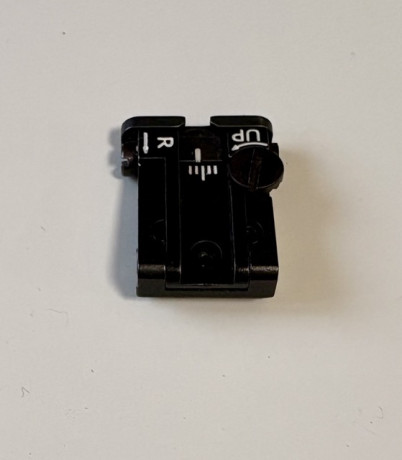 Vendo alza LPA TPU32GL07
para Glock. Solo se ha montado para probarla, no se ha usado prácticamente. 
Precio 11